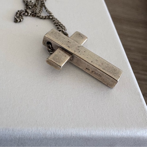 Vintage Gucci Silver Cross Pendant Necklace - Picture 12 of 12